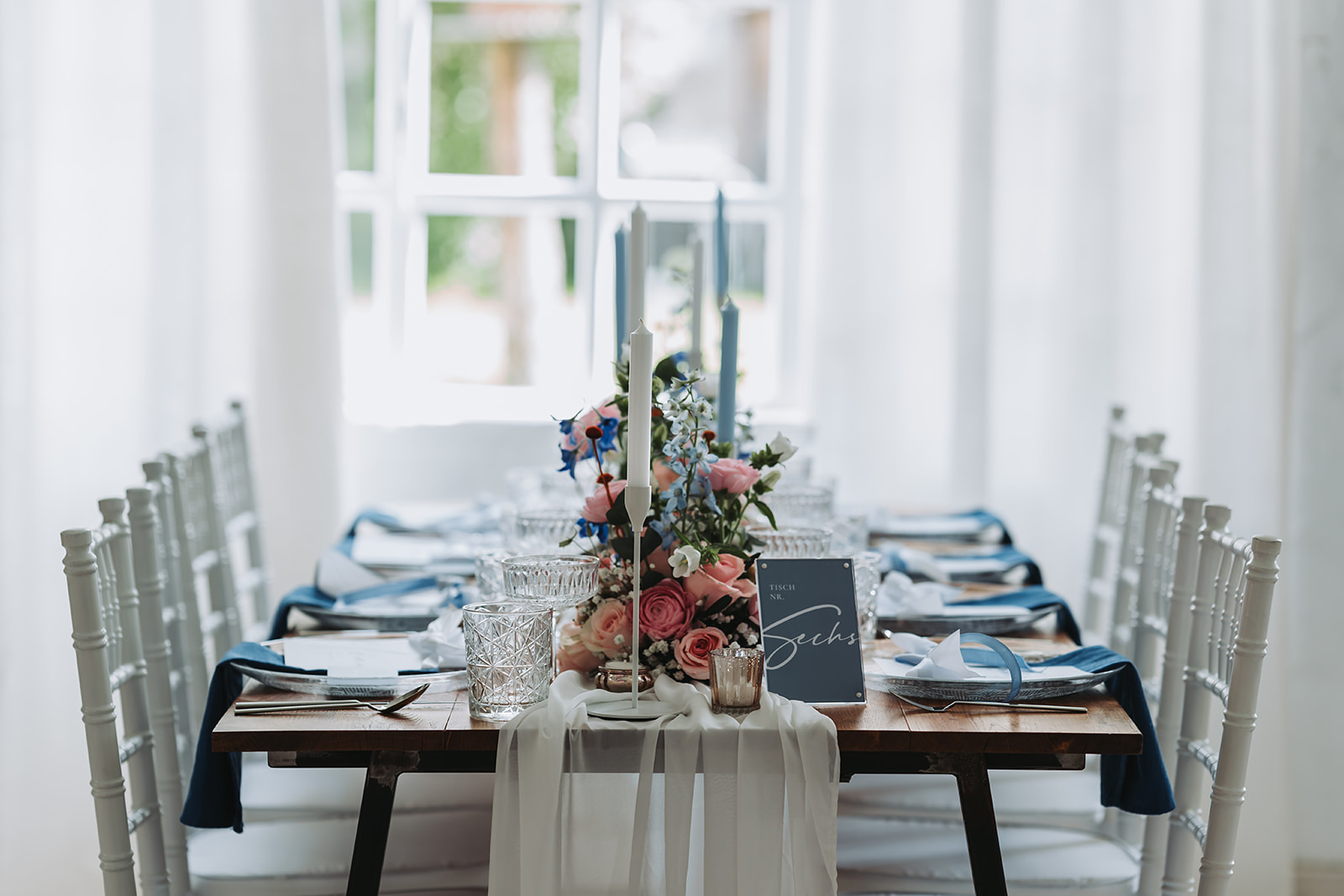 Styled Shoot „Blue Loft Wedding“